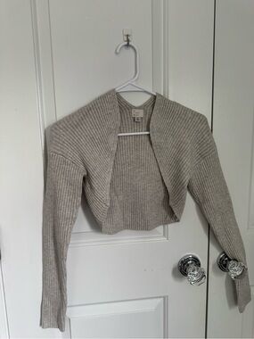 Gray Cropped Ribbed Knit Shrug